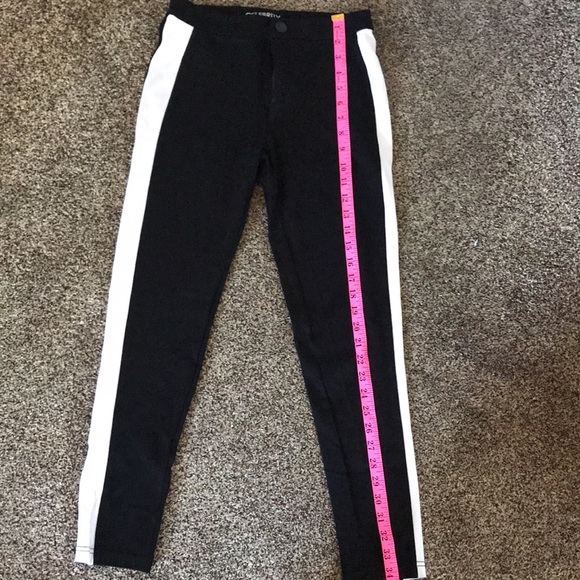 High Rise Jeggings - Picture 2 of 3